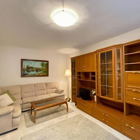 Lovely & Quiet 1-Bedroom Condo With Free Parking Βουκουρέστι Εξωτερικό φωτογραφία