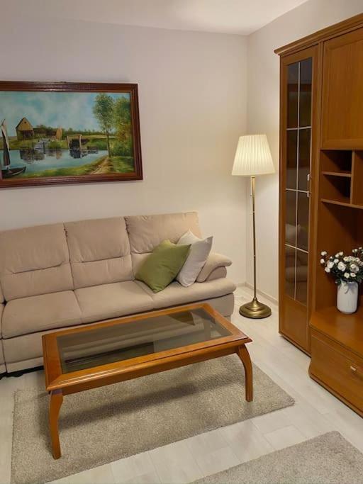 Lovely & Quiet 1-Bedroom Condo With Free Parking Βουκουρέστι Εξωτερικό φωτογραφία