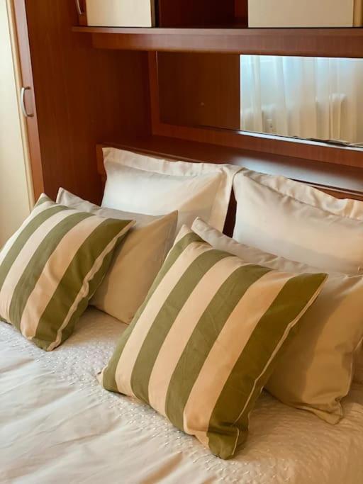 Lovely & Quiet 1-Bedroom Condo With Free Parking Βουκουρέστι Εξωτερικό φωτογραφία